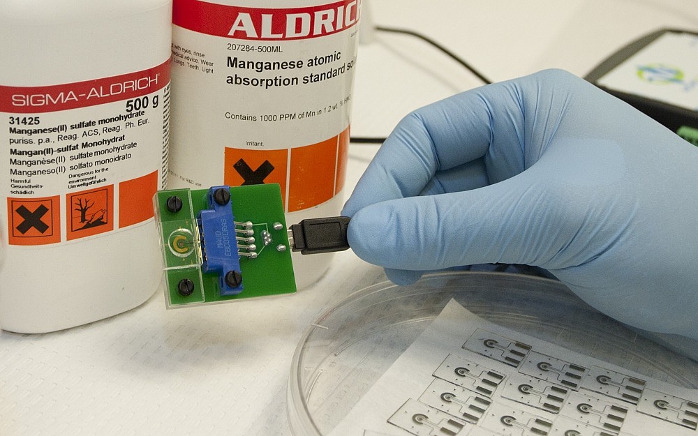 This "lab-on-a-chip" portable sensor will measure manganese with just a few drops of blood. 