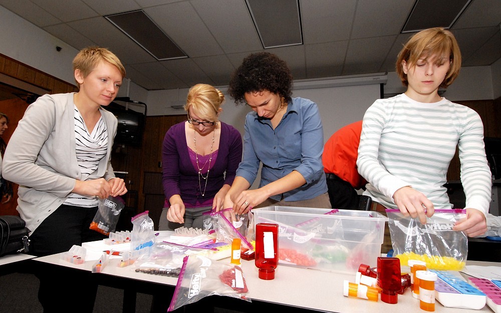 As part of the Geriatric Resident Interdisciplinary Elective (GeRIE), residents participate in a Â medi-setÂ  project where they are required to fill a pill container, or medi-set, and take the candies the way they regularly would medicines for a week.