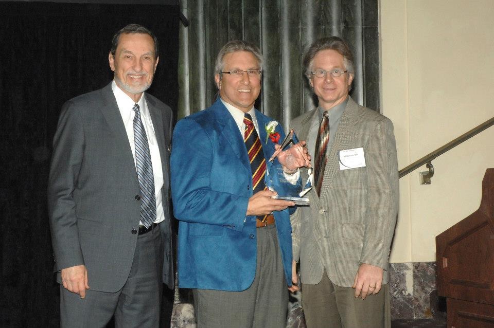  Robert H. Eckel, MD, receives the 2013 Distinguished Alumni Award at the 2013 Reunion