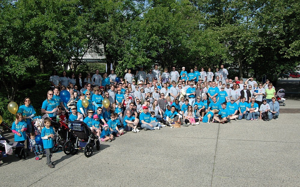 Fundraising teams from UC Health Psychiatry and the Lindner Center of HOPE gathered at NAMIWalks 2012 last year.