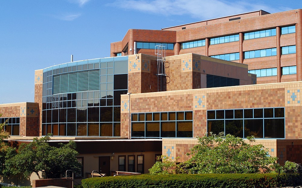 UC Health Barrett Cancer Center is an adult cancer treatment facility in Clifton. 