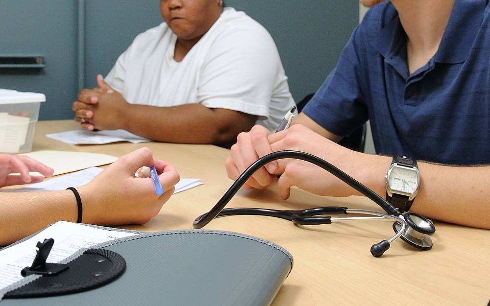 UC students counseling clients in the community