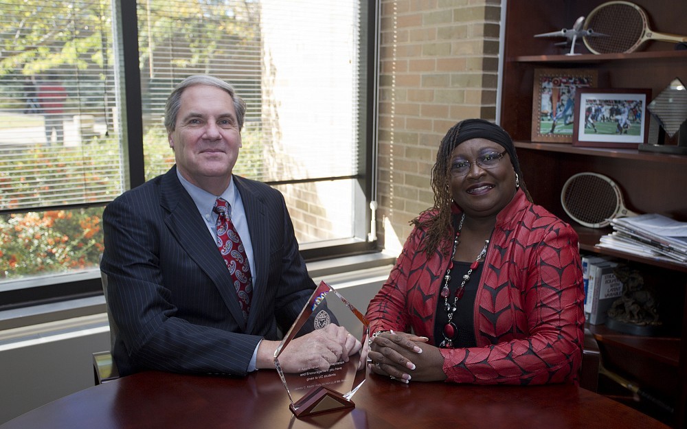 
Karen Bankston, PhD, associate dean of clinical practice, partnership, and community engagement at the UC College of Nursing, has been named a 2013 Kautz Alumni Master through the University of CincinnatiÂ s Kautz Alumni Masters Program.