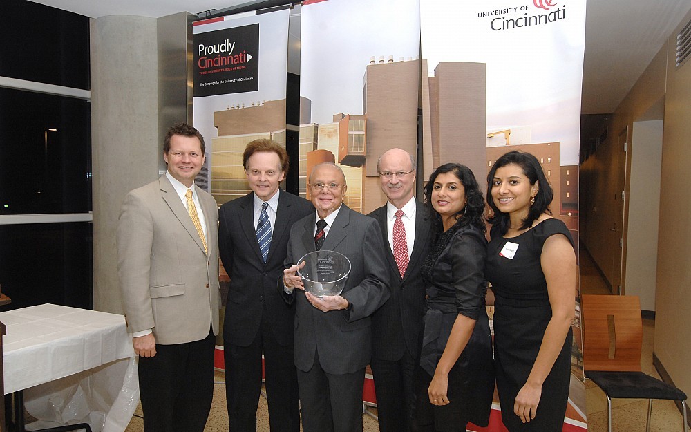 Vijay Sanghvi, MD, was honored during a Nov. 25 reception for establishing the Drs. Vijay and Khushman Sanghvi Endowed Chair in Cardiac Imaging.

