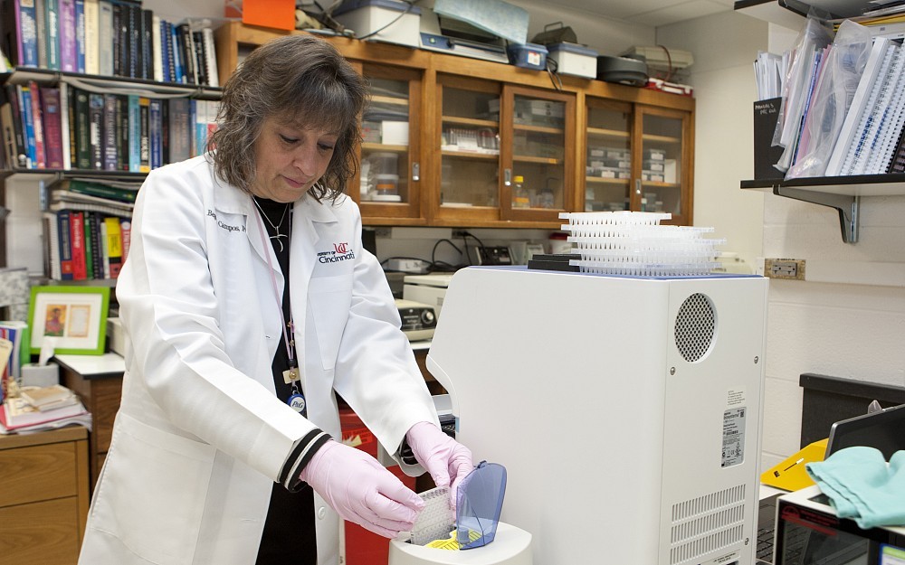 BegoÃ±a Campos-Naciff, PhD, is a research associate and laboratory manager for the Dialysis Vascular Access Research Group in the division of nephrology. 