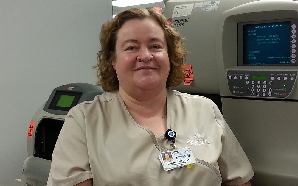 Online medical laboratory sciencs program allowed Kelly to earn her bachelor's degree.