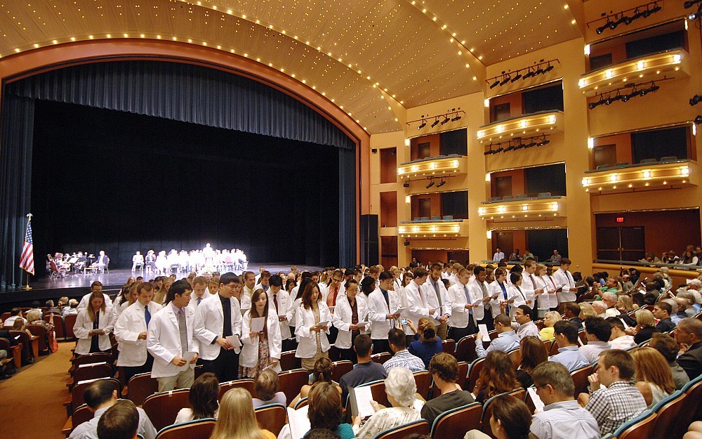 UC College of Medicine Class of 2018 Recites the Oath of Professionalism in Aronoff Center for the Arts.