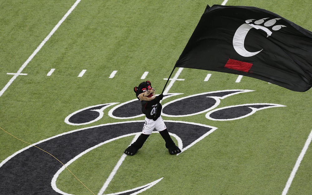 UC Bearcat mascot