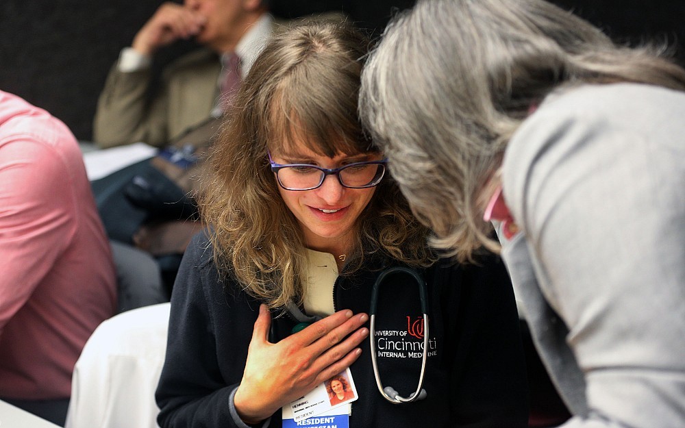 Elise Henning, MD, was one of five residents to receive the Graduate Medical Trainee Award of Excellence.