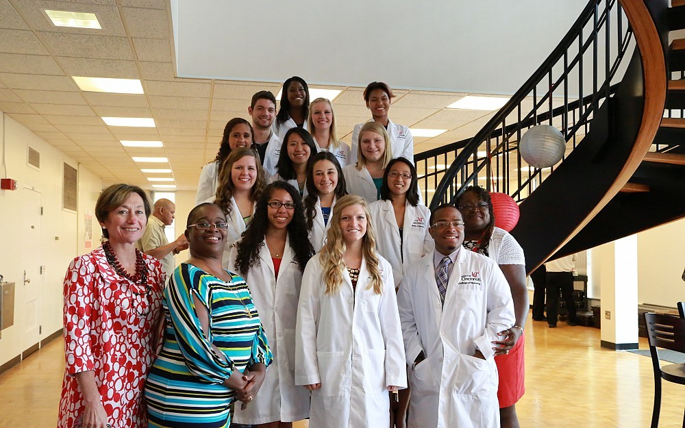 The 2014 Leadership 2.0 cohort with College of Nursing Dean Greer Glazer, PhD (left), Program Director Kimberly McGinnis (second from left), and Karen Bankston, PhD (right), associate dean of clinical practice, partnership, and community engagement at the UC College of Nursing.