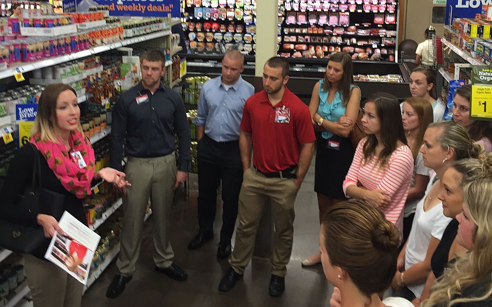 Kroger dietitian Allison Kuhn trains CAHS students  