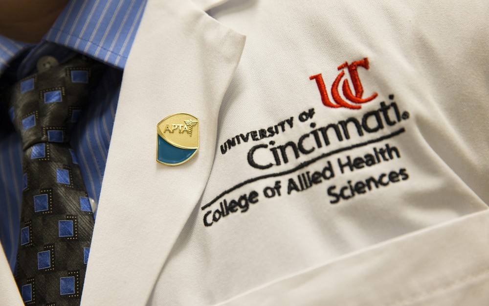 Pinning Ceremony Recongizes DPT Students 