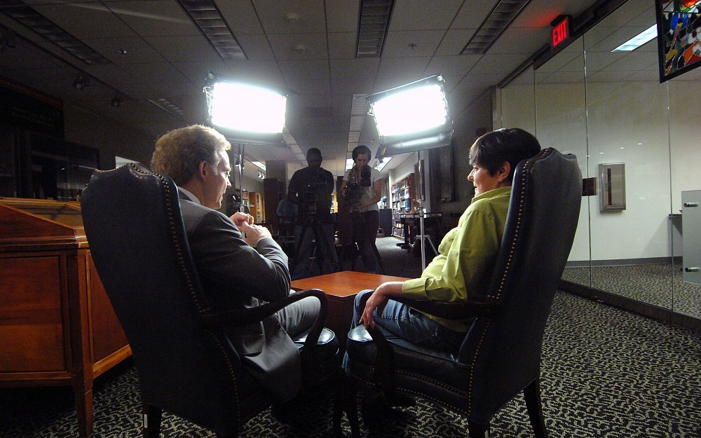 
Richard Becker, MD, director of the UC Heart, Lung and Vascular Institute, joins Judy Kleinmann, 56, of Cincinnati, for a discussion on the dangers of thrombosis for a recent taping of the Institute's Scholarvision video series.