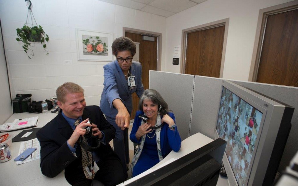 
Paul Wojciechowski, MD, Tamara Campbell, MD, associate chief of staff, education, at Cincinnati VA Medical Center, and Amy Bunger, PhD, discuss resident assessments in the UC College of Medicine.