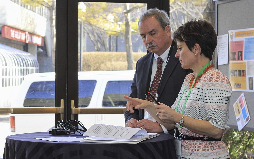 
Frank McCormack, MD, Director of UC Division of Pulmonary, Critical Care and Sleep Medicine, and Sue Sherman, executive director, LAM Foundation, are shown at 2015 International LAM Research Conference and LAMposium, held in Chicago.