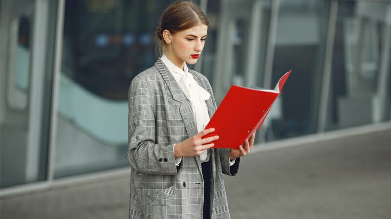 Why You Should Choose an Online Paralegal Program Approved by the American Bar Association