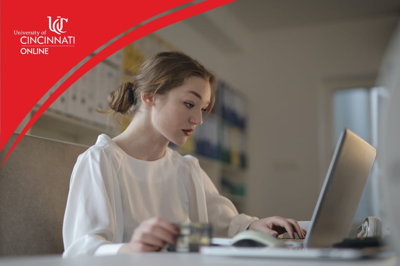 What Can You Do With an Associate Accounting Degree? 6 Jobs to Consider