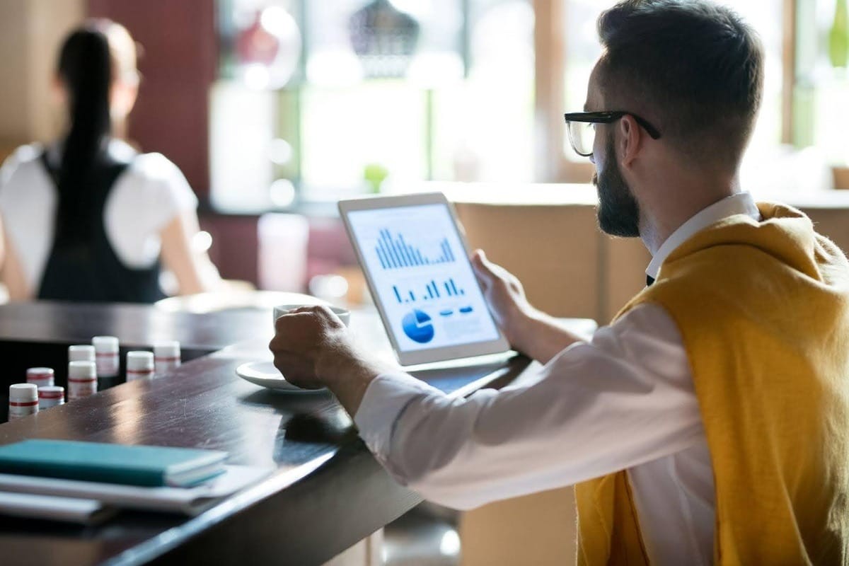 Online vs. In-Person Master’s in Business Analytics: What’s Right for You?