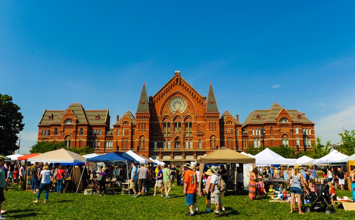 The City Flea, Cincinnati's curated urban flea market, drew shoppers to Washington Park.  Thosands turned out on a beautiful day to enjoy the weather, grab some food and do some great shopping.  
