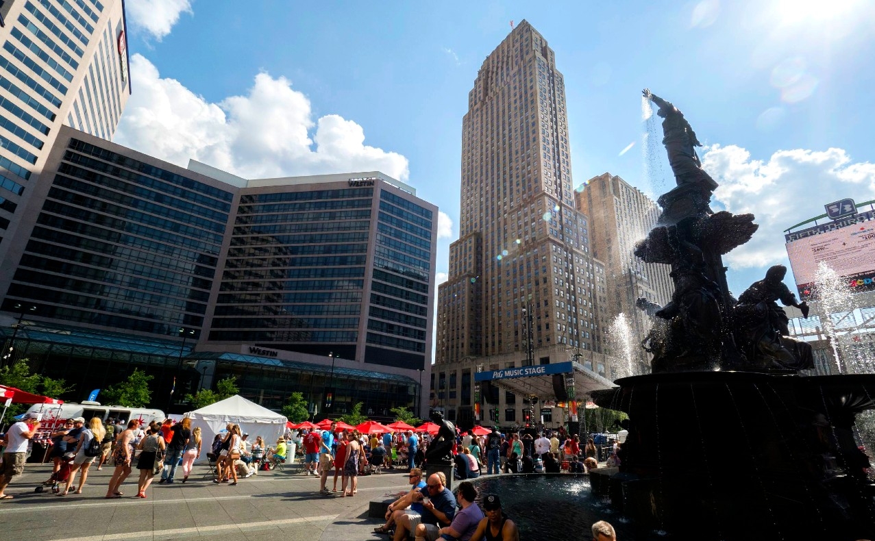 Cincinnati's Fountain Square during a street festival