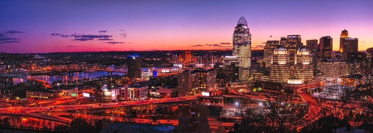 Cincinnati skyline at night