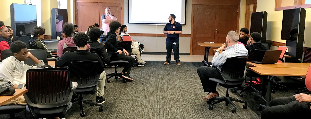 Students listen to a talk by IT experts (Photo by Jill Gibboney, IT@UC PIO)