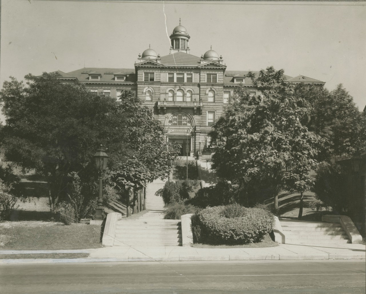 McMicken Hall image from UC Library Archives.