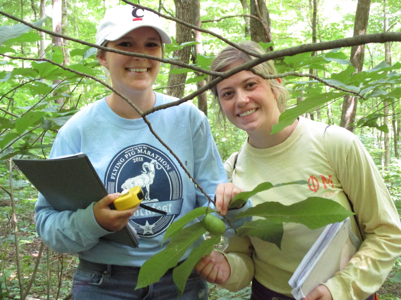 Students Haley Wright and Natalie Beck at the UC Center for Field Studies.