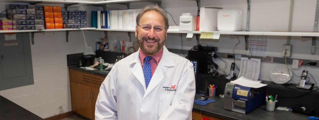 Dr. Carl Fichtenbaum in a lab in the Division of Infectious Diseases at the UC College of Medicine