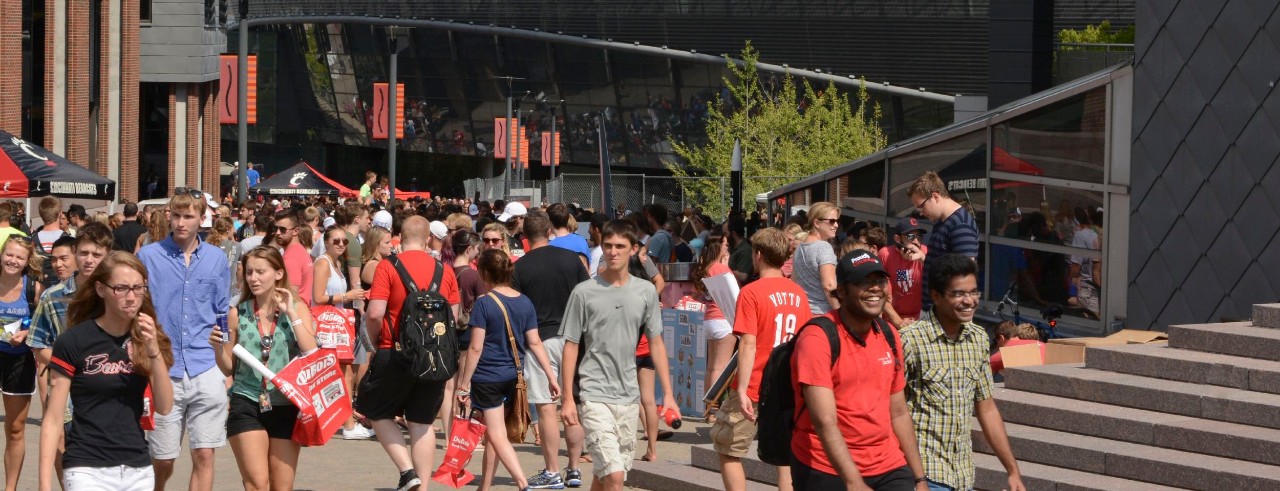 Students pack UC's MainStreet