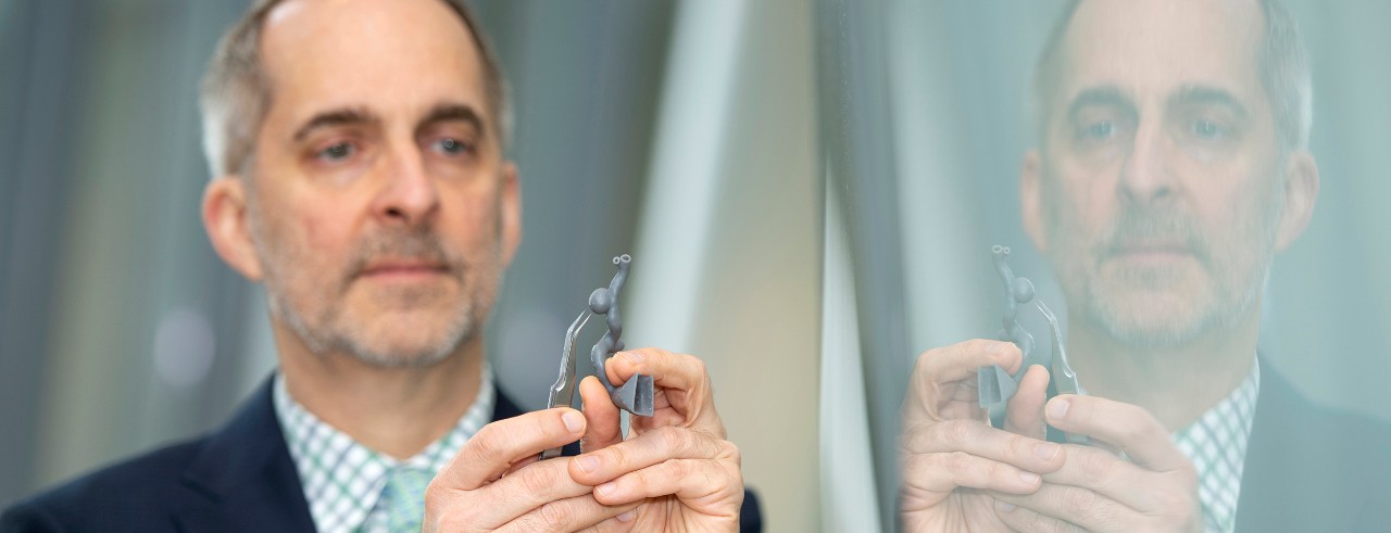 Dr. Frank Rybicki with 3-D model