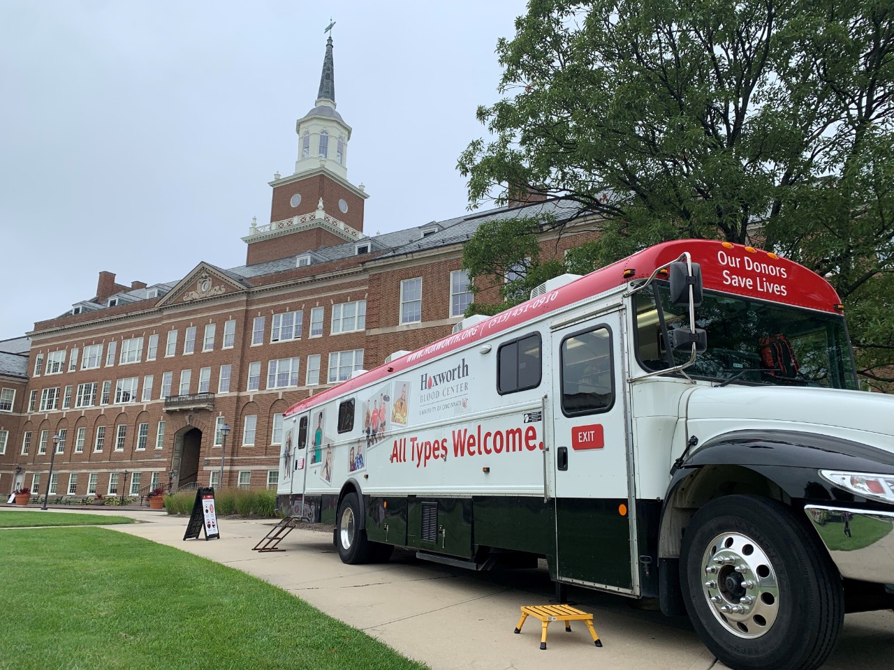 Hoxworth donor bus in front of McMicken hall