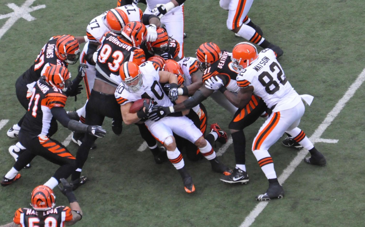 Cleveland Browns' running back Peyton Hillis carries the ball against the Cincinnati Bengals.