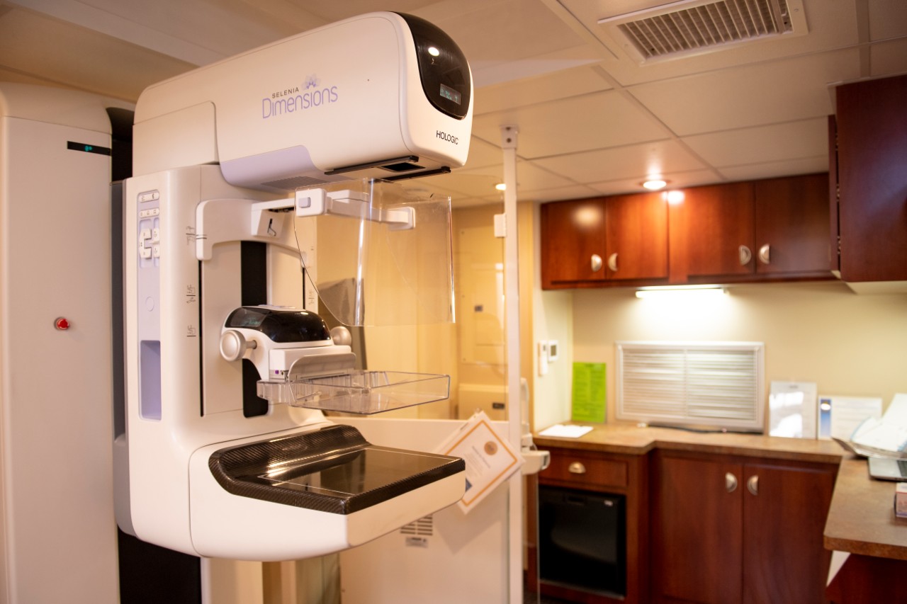 3D mammogram machine in a doctor's office