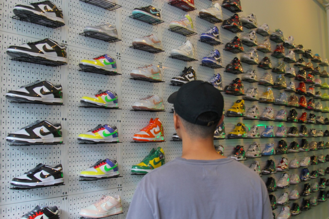 sneaker-wall-1 sneaker-wall-1