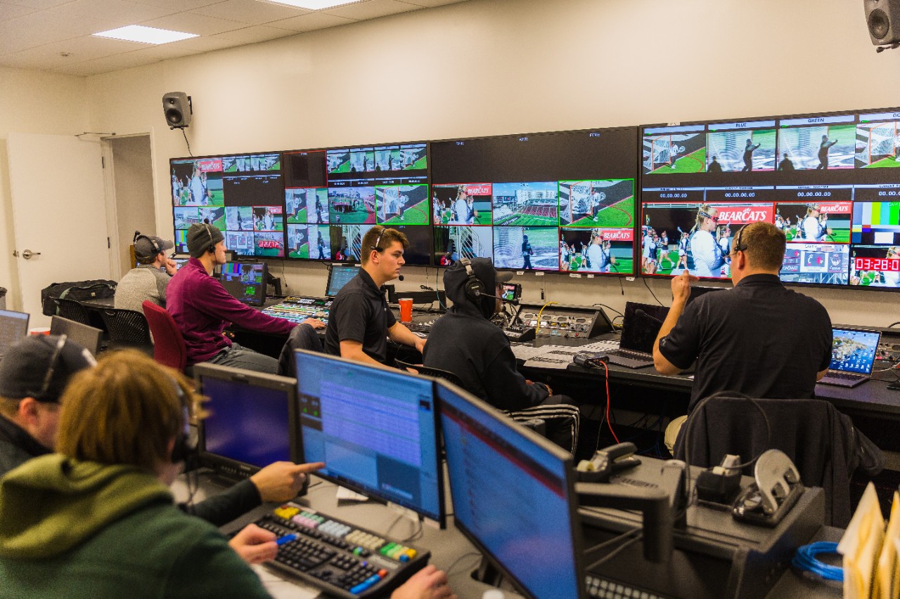 Image of students in the sports media production class at UC