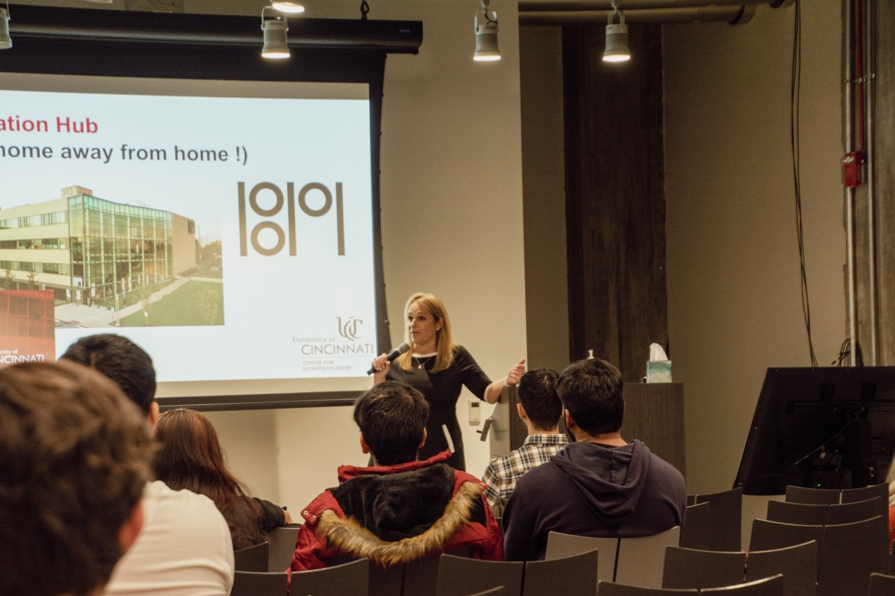 Patty Moser welcomes students to Startup Weekend at the 1819 Innovation Hub.