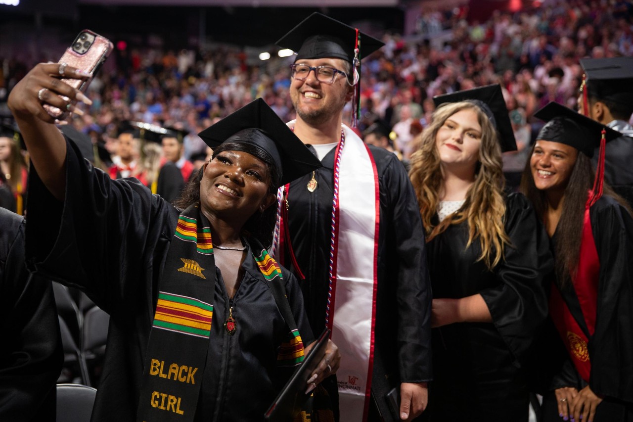 Ahmad 'Sauce' Gardner, Nick Van Exel among UC's summer 2023 graduates