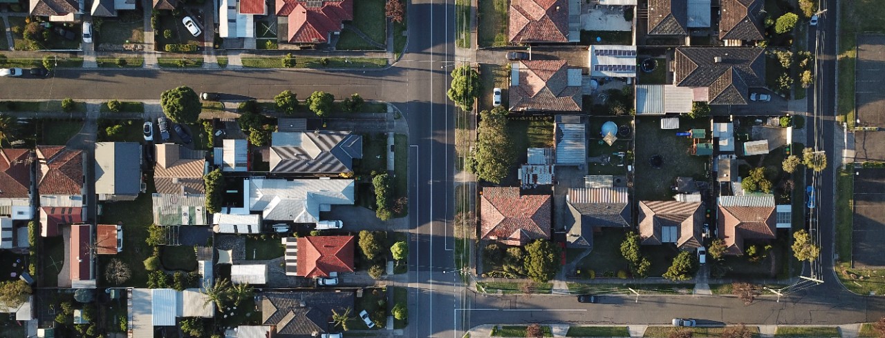 A neighborhood of houses with multiple cross streets