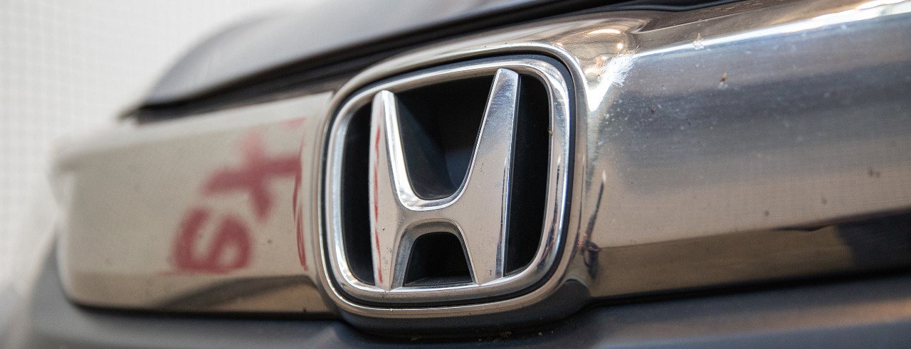 The Honda insignia.