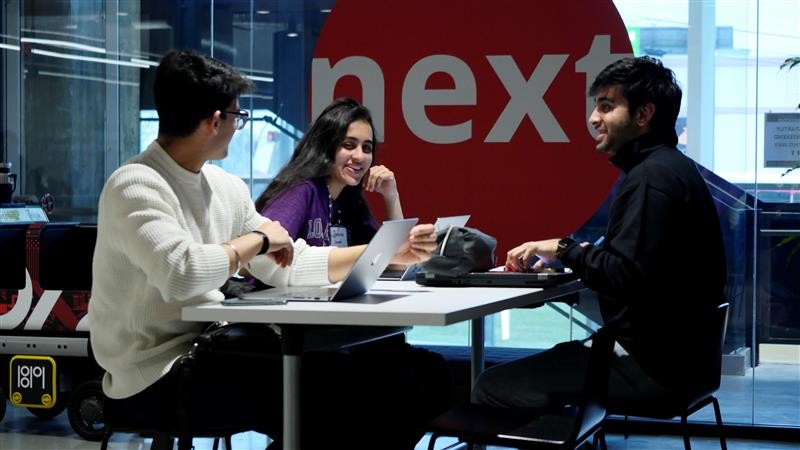 Student teams collaborate on their innovative startup idea. Photo/Greg Glevicky