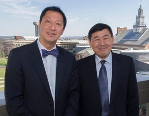 UC-CEAS UC President Santa Ono (left) with CQU President Zhou Xuhong.