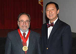 Image of President Ono with David Baltimore