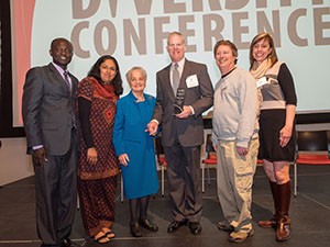 UC Clermont faculty accepting award