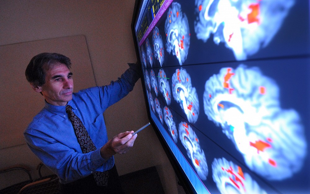 Robert Krikorian, PhD, analyzes fMRI data.