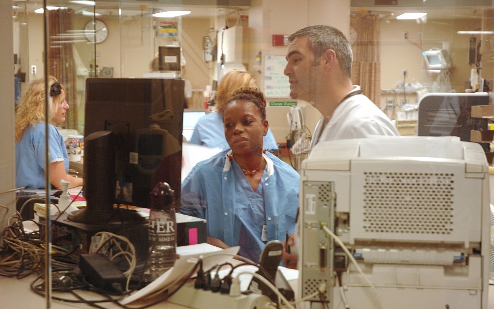 Linda Theodor, MD, and Jordan Bonomo, MD, in the UC Health University Hospital Emergency Department.
