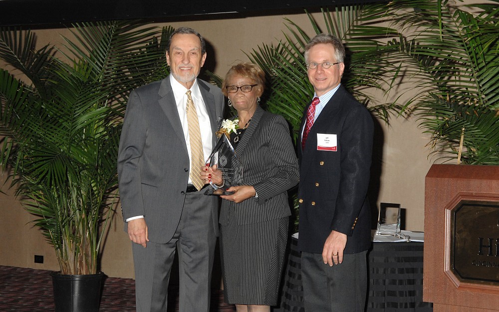 Clarice Reid, MD, receives the 2014 Distinguished Alumni Award at the Alumni Reunion.
