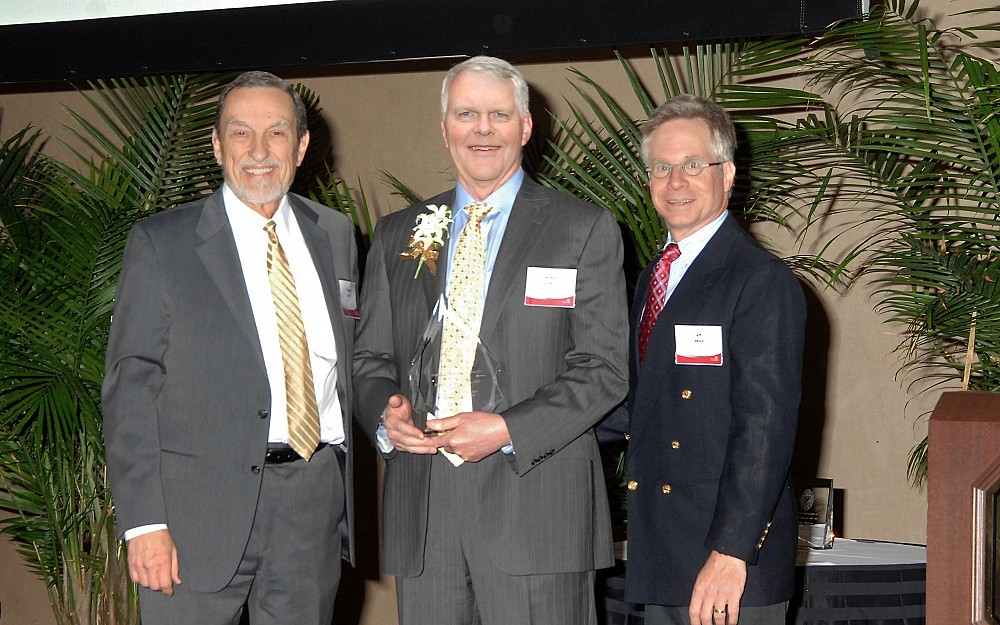 Arthur Evans, III, MD, receives the 2014 Distinguished Alumni Award at the Alumni Reunion.