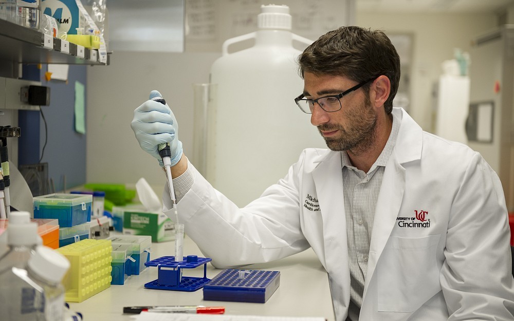 Michael Tranter, PhD, a researcher in the UC Heart, Lung and Vascular Institute, is shown in his laboratory in the College of Medicine.  He is an assistant professor in the Division of Cardiovascular Health and Disease.