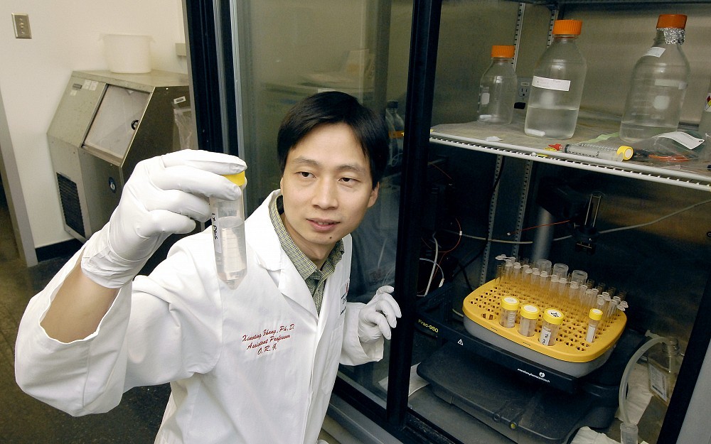 Xiaoting Zhang, PhD, in his cancer biology lab at the Vontz Center for Molecular Studies.